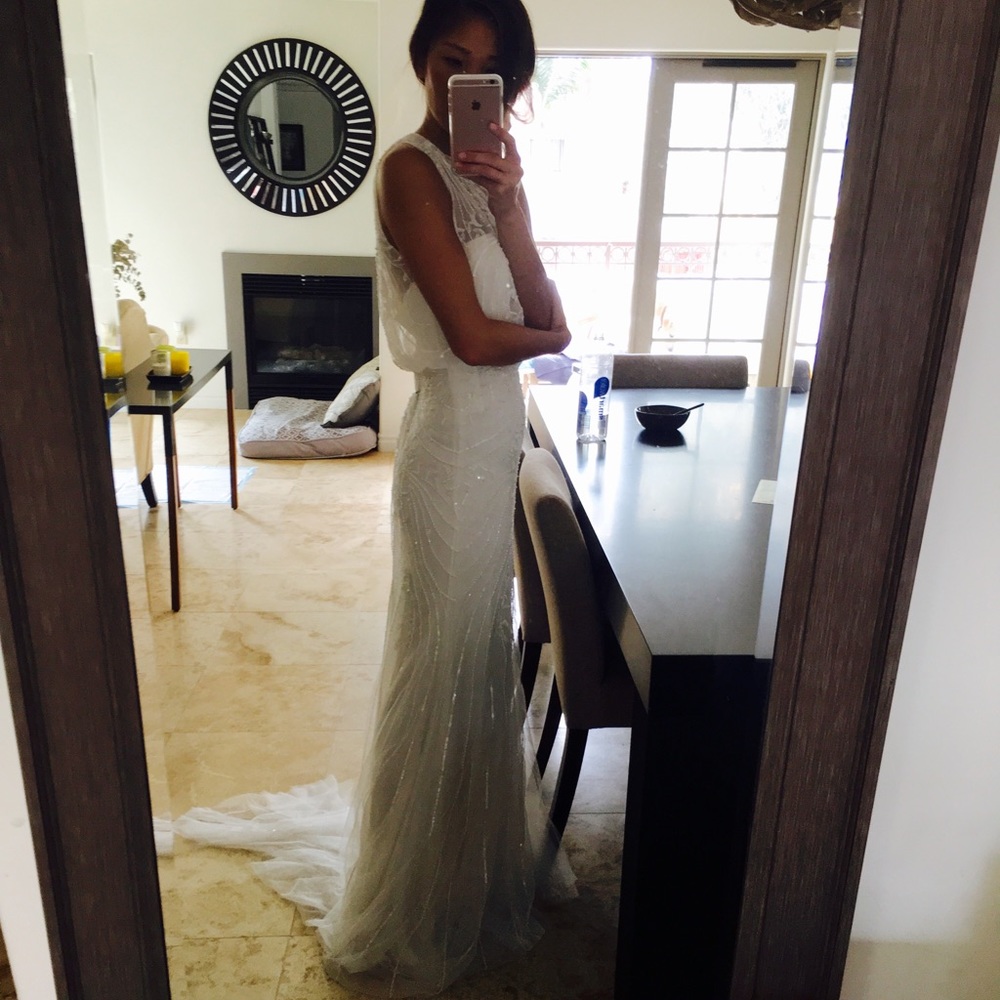 Monique Lhuillier Wedding Dress TIMELESS